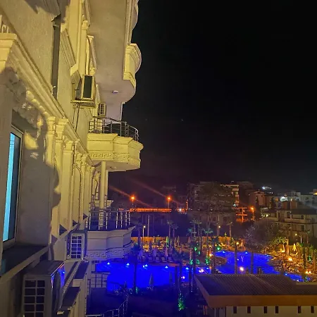 In Grand Blue Fafa Golem (Tirana)